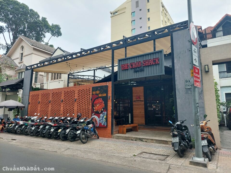 Cho thuê biệt thự mặt tiền tiền đường Tú Xương, P. Võ Thị Sáu, Quận 3. DT: 15x35m. Giá 300 tr/th TL