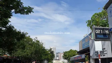Chính chủ cho thuê nhà mặt tiền 7A Xuân Thủy, Thảo Điền, qận. DT 6x20m, nhà 2 tầng. Giá 90 tr/th TL