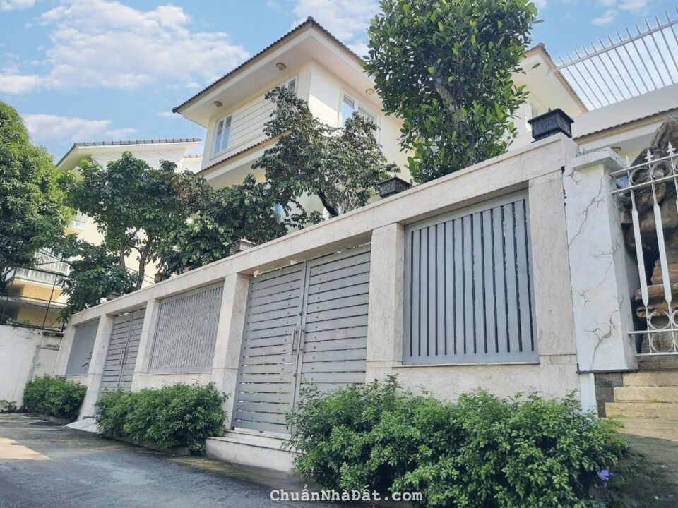 Cho thuê biệt thự Compound Trần Não Quận 2. DT ~ 400m2, giá 75 tr/th