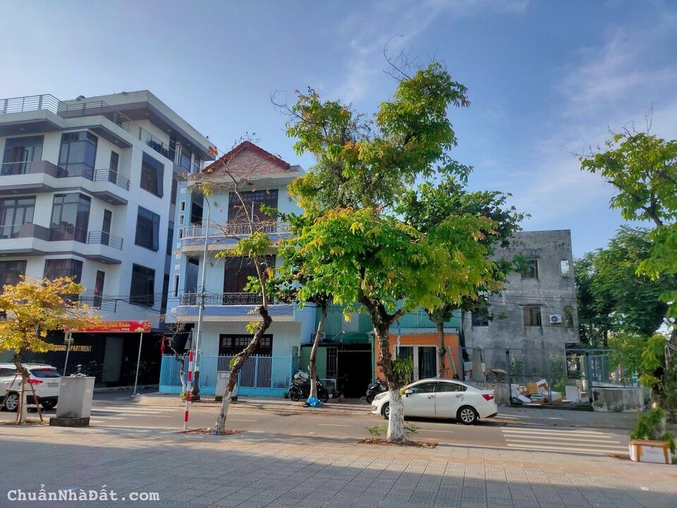 Bán lô đất 2 mặt tiền đường Bùi Thị Xuân, gần ngay trần hưng đạo cầu trần thị lý và biển mỹ khê