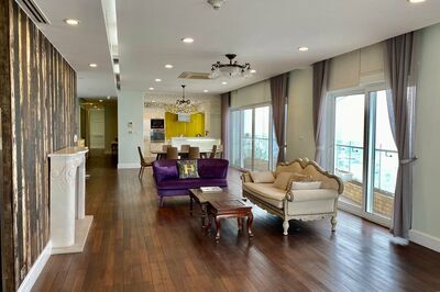 Cho thuê căn hộ Golden Westlake Thụy Khuê, 255m2 5 phòng ngủ nội thất sang trọng nhà cực rộng 