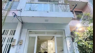 Top nhà vị trí đẹp 4 x 14m 1 trệt 3 lầu Cao Thắng Q10 TP.HCM