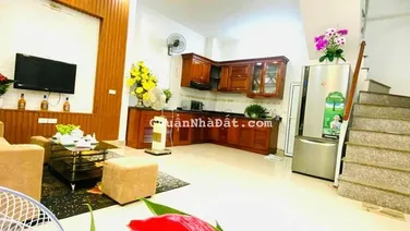 Nhà ngõ 176 Trương Định, HBT - Thoáng sáng - Gần ô tô - Mặt tiền rộng 5.8m - 31m2 giá chỉ 3.35 tỷ