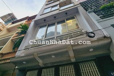 Nguyễn Khang - phân lô - ô tô vào nhà - ô chờ thang máy - 64m - nhỉnh 18 tỷ