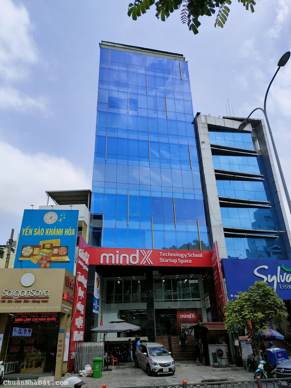 Bán gấp nhà MT đường Huỳnh Thúc Kháng, DT: 105m2, giá chỉ 11 tỷ