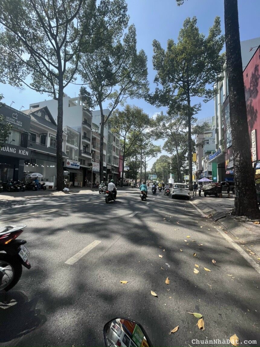 Bán 3 tầng MT đường Trịnh Công Sơn, 11 phòng, dòng tiền 20 triệu/tháng. DT 78m2, giá 8.8 tỷ