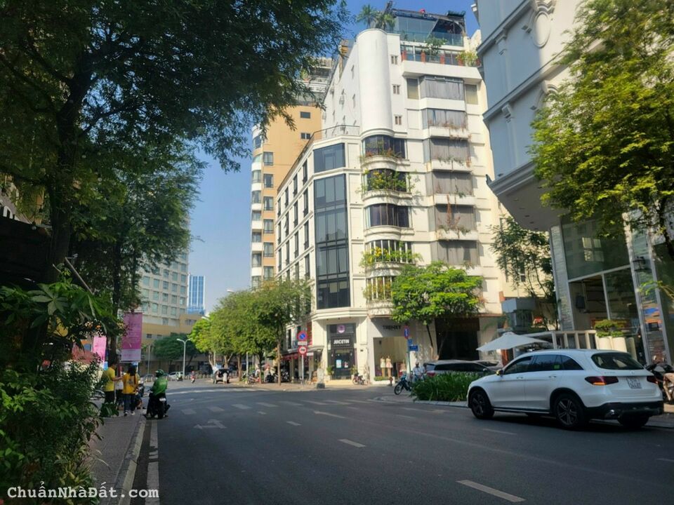 Bán nhà 2 tầng mặt tiền Bà Huyện Thanh Quan đang cho thuê 22 tr/tháng