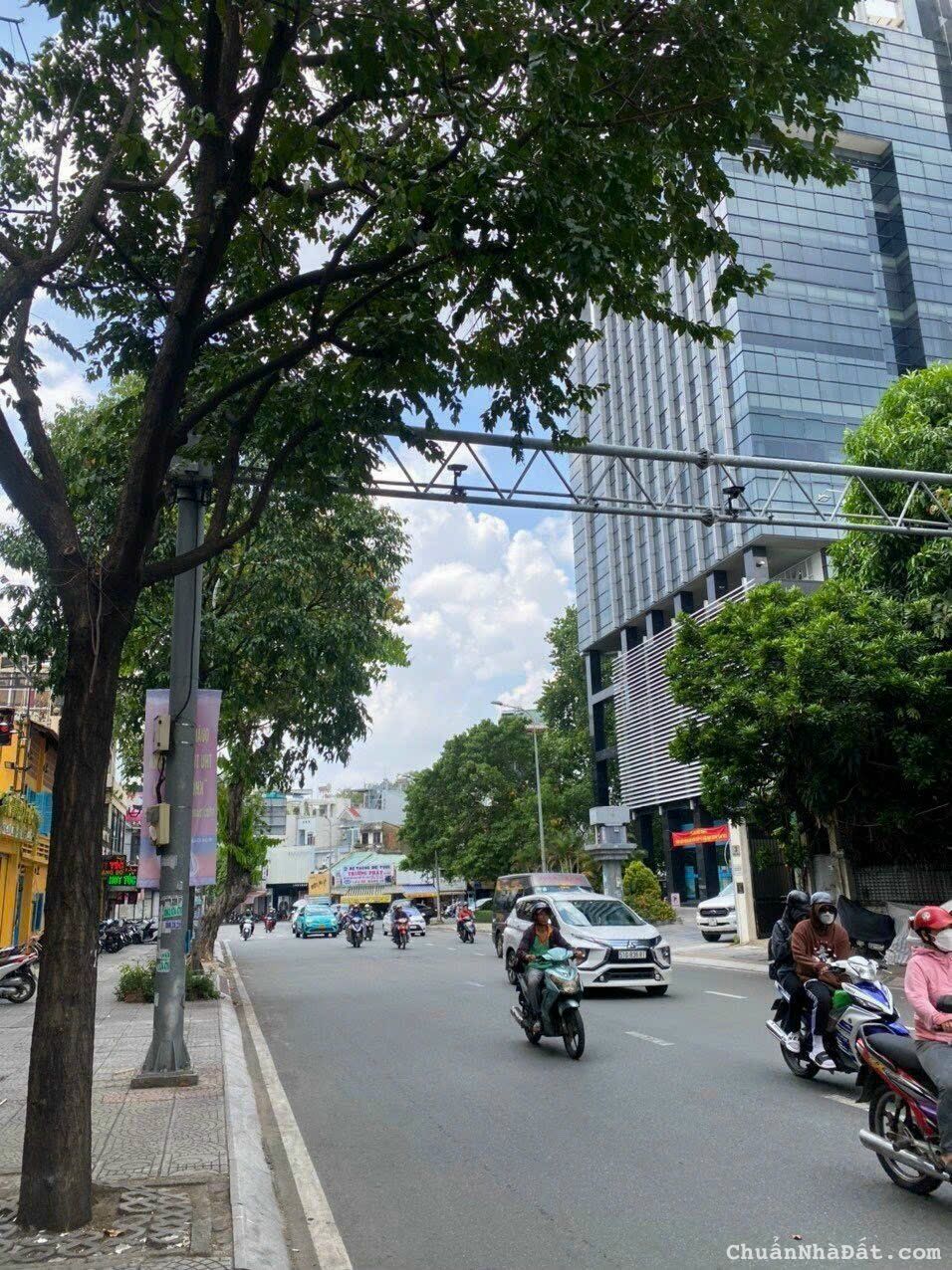 Bán nhà MT Đường Nguyễn Văn Thoại, Q. Sơn Trà, DT: 97 m2 giá 15 tỷ TL