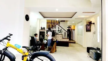 Gia chủ là người yêu thích cây cảnh, đổi nhà để có không gian tốt hơn nên bán