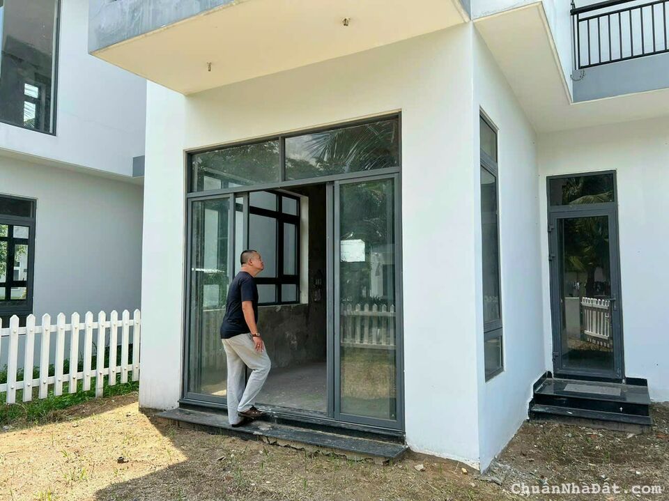 Bán gấp nhà căn nhà 1 trệt 1 lầu giá ngộp trong khu đô thị Bella Villa 5 sao