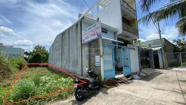 Kẹt tiền Bán GấP lô đất Bình Chánh, đường Nguyễn Hữu Trí, DT:105m2 -Giấy tờ đầy đủ.