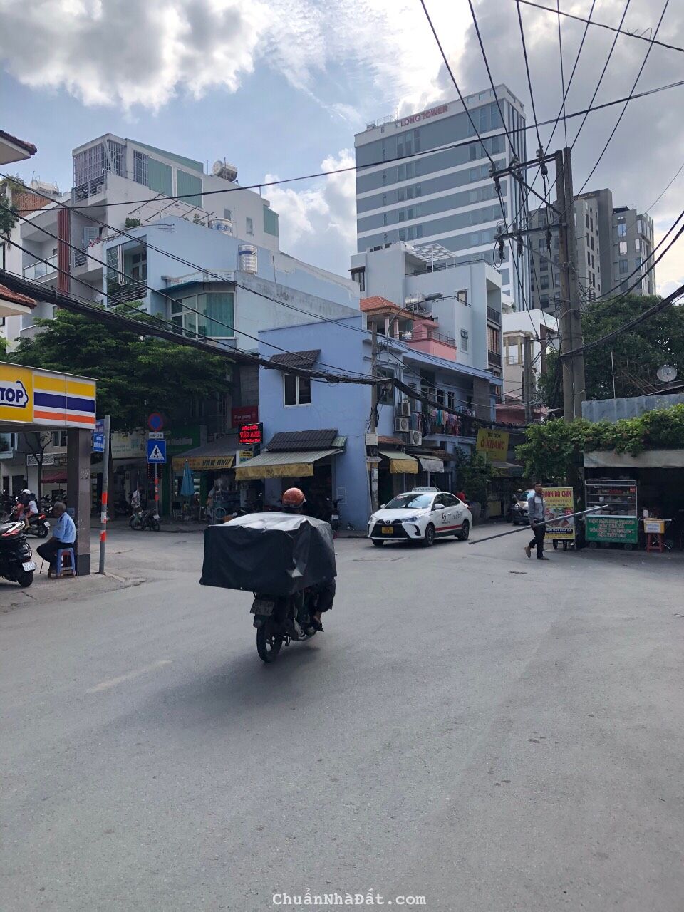 Cho thuê nhà 2 mặt tiền trên đường Nguyễn Cửu Vân, Phường 17, Quận Bình Thạnh