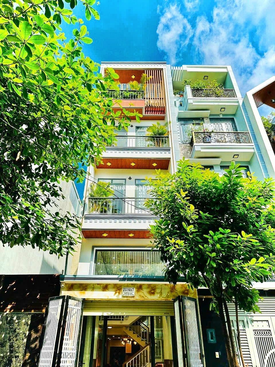 Bán siêu phẩm nhà phố tại Gò Vấp, ngay mặt tiền đường lộ 12m, được thiết kế hiện đại và sang trọng