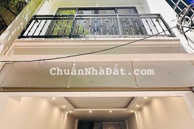 	 Bán nhà mặt chợ hai bà trưng, kinh doanh bất chấp,6 tầng thang máy, gara ô tô,10.75 tỷ 0929647888