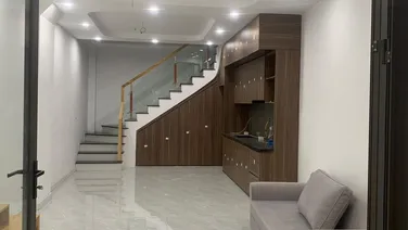 Nhà đẹp ở luôn, trước nhà rộng 2,5m, gần bãi gửi xe ô tô, 40m2 giá 6.3 tỷ