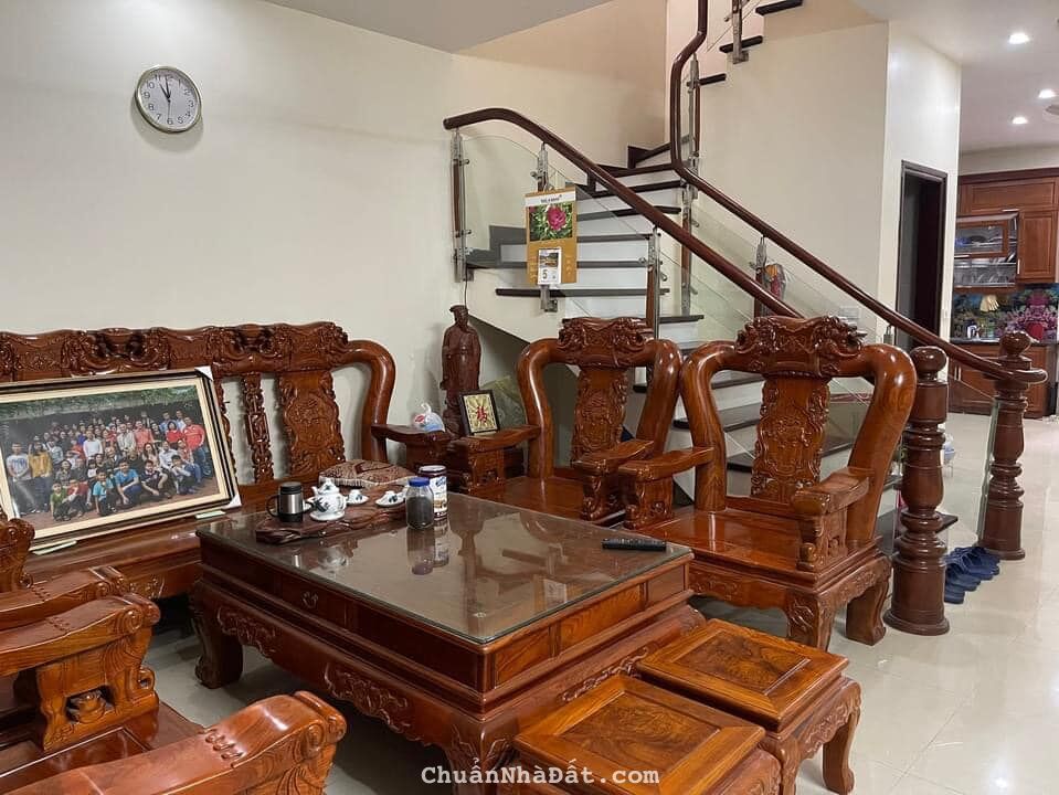 Bán nhà Phân lô VIP Liền Kề Tổng cục 5 Bộ Công An DT100m2 5 Tầng, MT 5.6m Giá 17.5Tỷ_ LH 0795986686