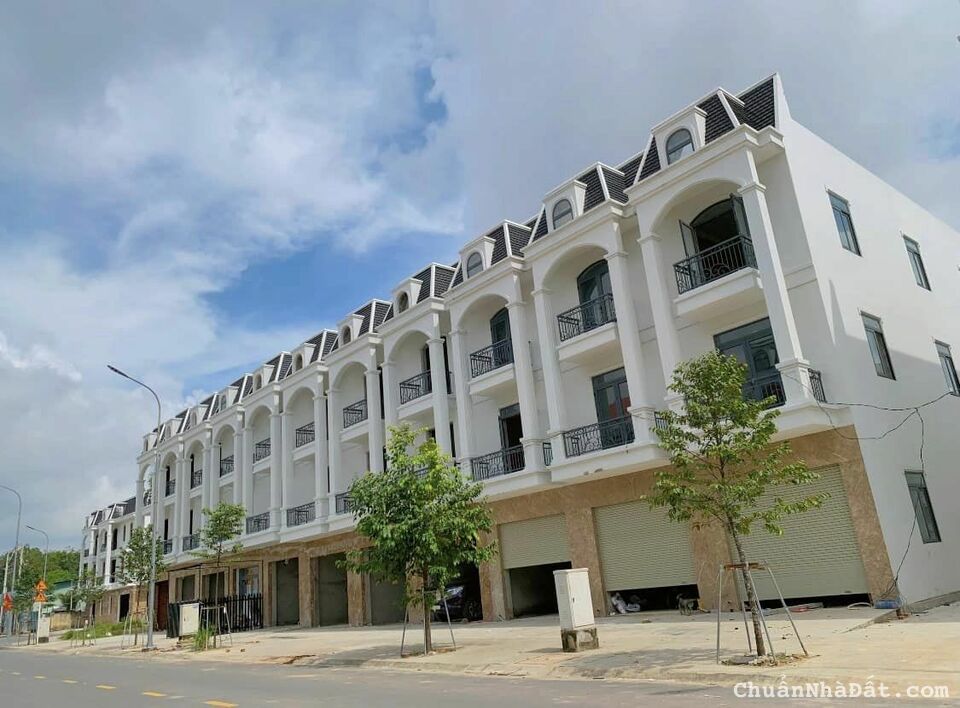 Bán nhà phố đối diệ trường học , ngay mặt tiền huỳnh văn lũy