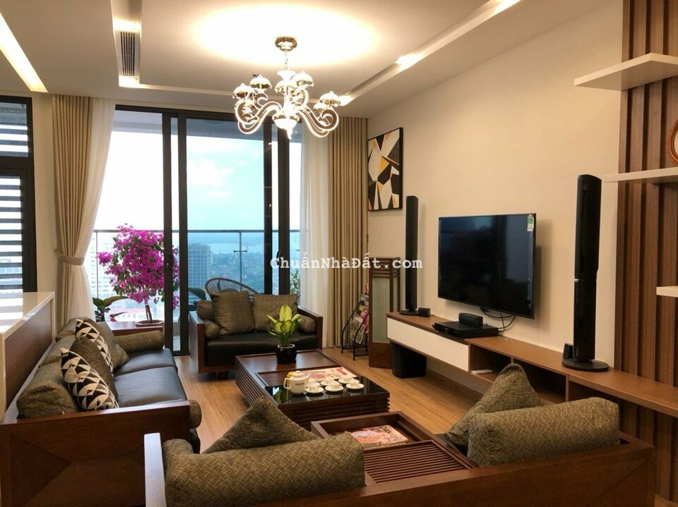 Chính chủ cho thuê Vin Metropolis (3N, 121m2, 30 triệu full đồ đẹp (có slot ô tô). LH: 0912 396 400
