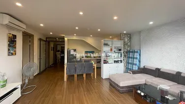 Bán hoặc cho thuê căn nhà Sân vườn chân đế toà chung cư Bim 24 tầng, trung tâm Hùng Thắng, Bãi Cháy