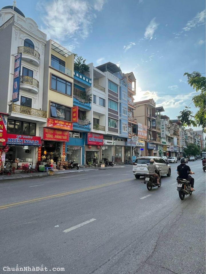 Chính chủ bán nhà 4,5 tầng 68m2 mặt đường KĐT mới Cái Dăm, trung tâm du lịch Bãi Cháy, Hạ Long