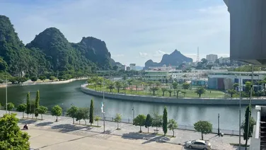 Chính chủ chuyển sinh sống cần Bán nhà trung tâm cột 2 - mặt hồ Cô Tiên, Trung tâm Tp Hạ Long