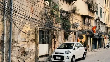Cho thuê nhà phố Hạ Hồi, diện tích 30m² x 5 tầng, MT 4.5m, giá 30 triệu, LH 0977483092
