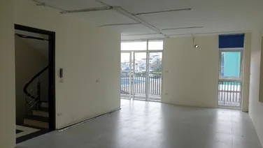 Cho thuê nhà thang máy ô tô đỗ cửa phố Minh Khai, DT 65m x 7 tầng, MT 7m, giá yêu thương 45 triệu