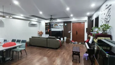 Cần bán căn hộ Eurowindow 27 Trần Duy Hưng 101m2, nhà đẹp, chính chủ