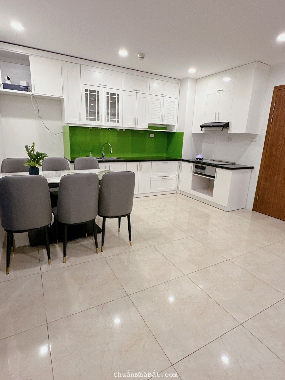 Chính chủ cần bán căn hộ 90m2, 3pn tòa Center Point 27 Lê Văn Lương, Nhà đẹp 0382156236