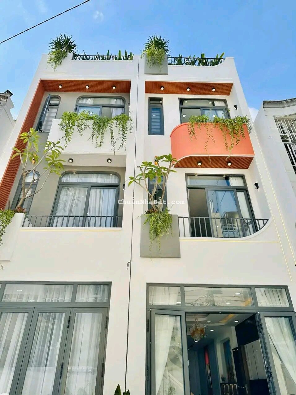 Nhà SIÊU ĐẸP 4 tầng 40m2 Quận 5. Cách ĐH Sài Gòn 100m. Sổ đầy đủ, công chứng ngay.