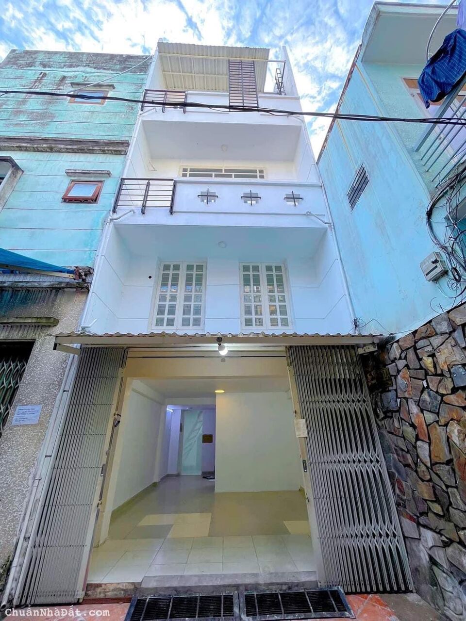 Nhà đẹp giá tốt chỉ 2tỷ050tr Lãnh Binh Thăng P12 Q11 DT 35.8m2, đang cho thuê 9tr/tháng