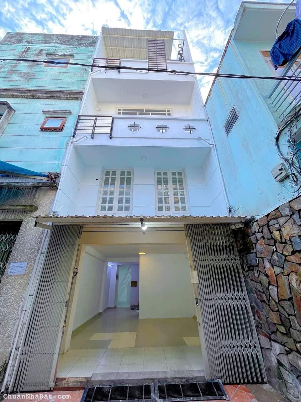 Nhà đẹp giá tốt chỉ 2tỷ050tr Lãnh Binh Thăng P12 Q11 DT 35.8m2, đang cho thuê 9tr/tháng