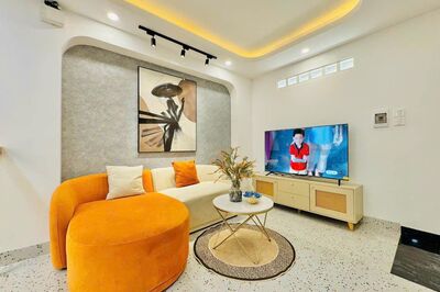 Nhà ngộp 63,5m2 giá 3 tỷ 250 triệu đường Nguyễn Kiệm, phường 9, Phú Nhuận, hẻm xe hơi 4m.