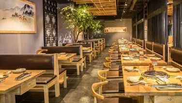 Mặt phố Lý Thường Kiệt DT: 35m2* 3 tầng - MT: 3m - Giá thuê: 35 triệu/ tháng. LH: 0983630497