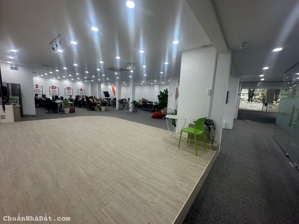 Chính chủ cho thuê văn phòng đường 3/2 Quận 10 Diện tích 300 đến 400m2 giá cực rẻ