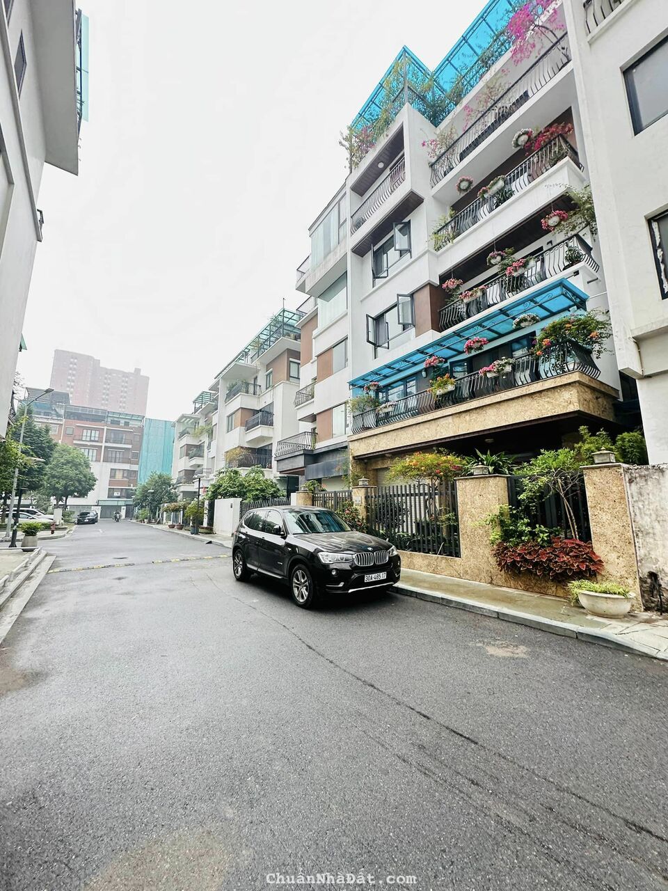 BÁN CĂN BT KĐT STARLAKE TÂY HỒ TÂY LÔ GÓC 3 MẶT - DT330M2 AN SINH TUYỆT VỜI