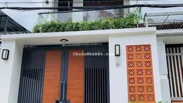 Hạ giá bán nhà đẹp 2 tầng mới mặt tiền đường Thuỷ Tú - Vĩnh Thái - Nha Trang giá rất tốt