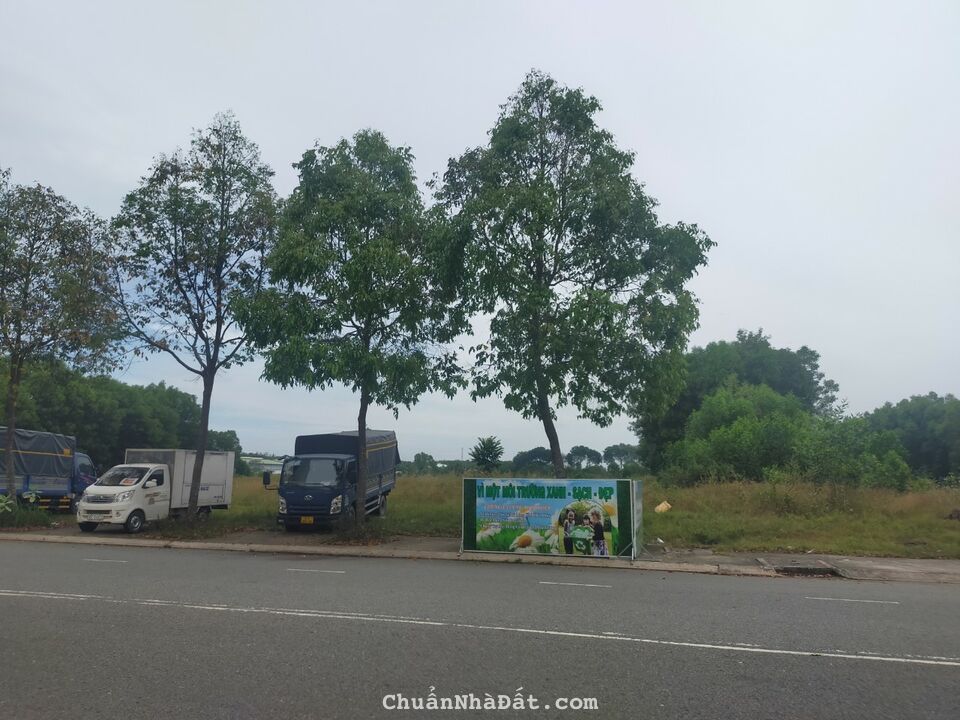 Đất Bán SKC Ngay Trung Tâm TP. Thủ Dầu Một DT: 100 x 200m Giá 190 Tỷ