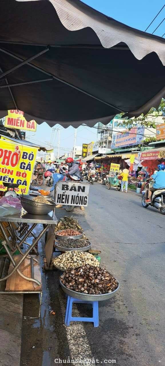 Nhà Bán Ngay Chợ KD Đỉnh Nữ Dân Công - Bình Chánh DT 5 x 40m Giá 13 tỷ