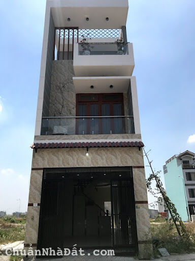 Nhà ngộp 1 trệt 1 lầu giá 1 tỷ 9 - Tp Tân Uyên