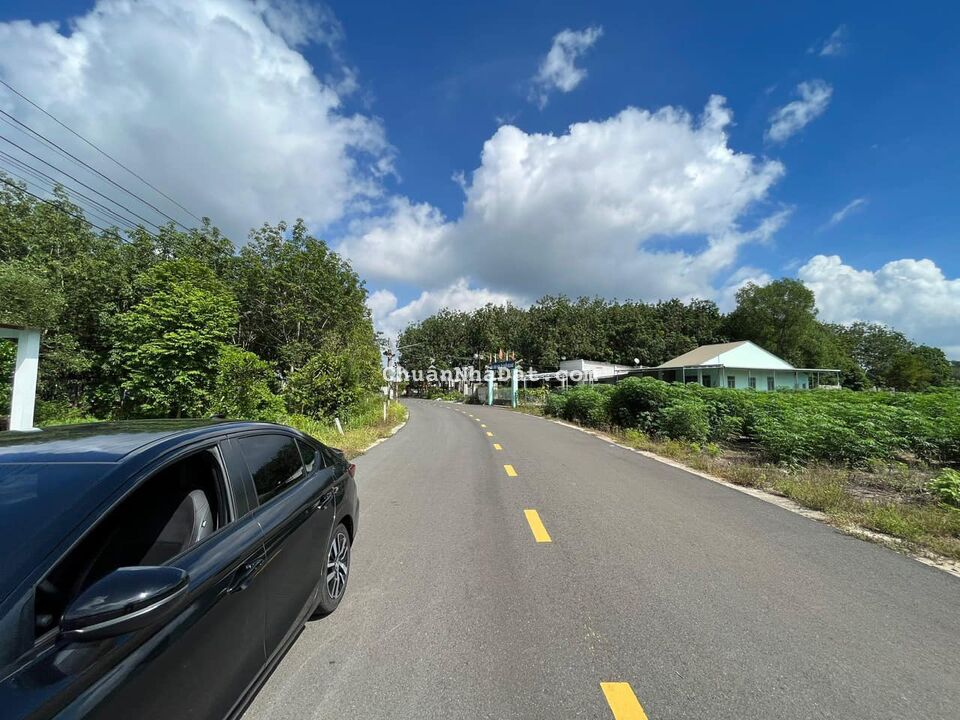 Cần bán gấp lô đất ở gần Vincomplaza - đường nhựa 12m