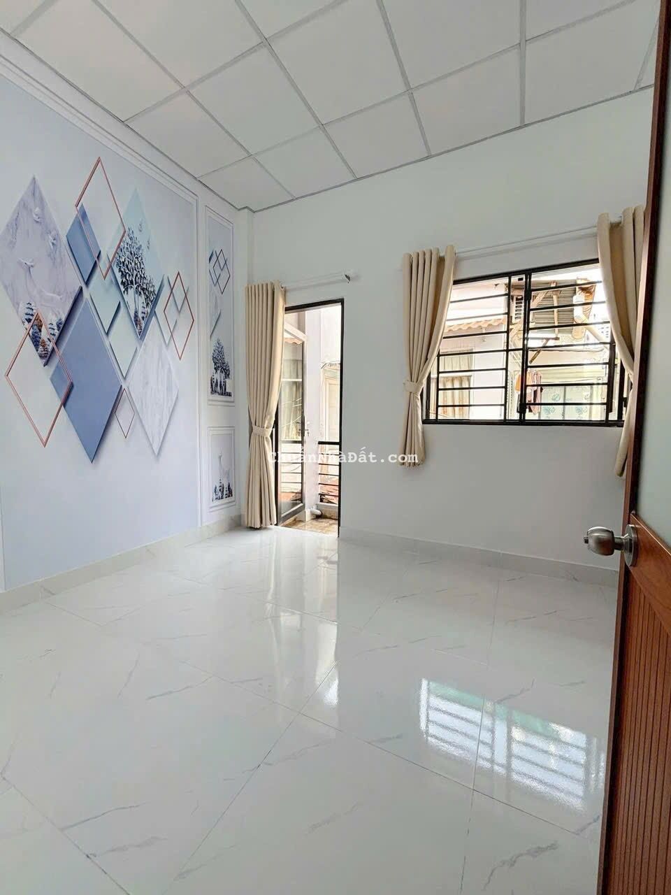 Bán gấp căn nhà 3 lầu gần Vòng xoay An Phú - TP Thuận An