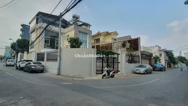 Bán đất thổ cư Quận 2 Lô Góc 2 Mặt Tiền Đường 28 Phường Cát Lái Quận 2 👉 cách Đường Lê Văn Thịnh