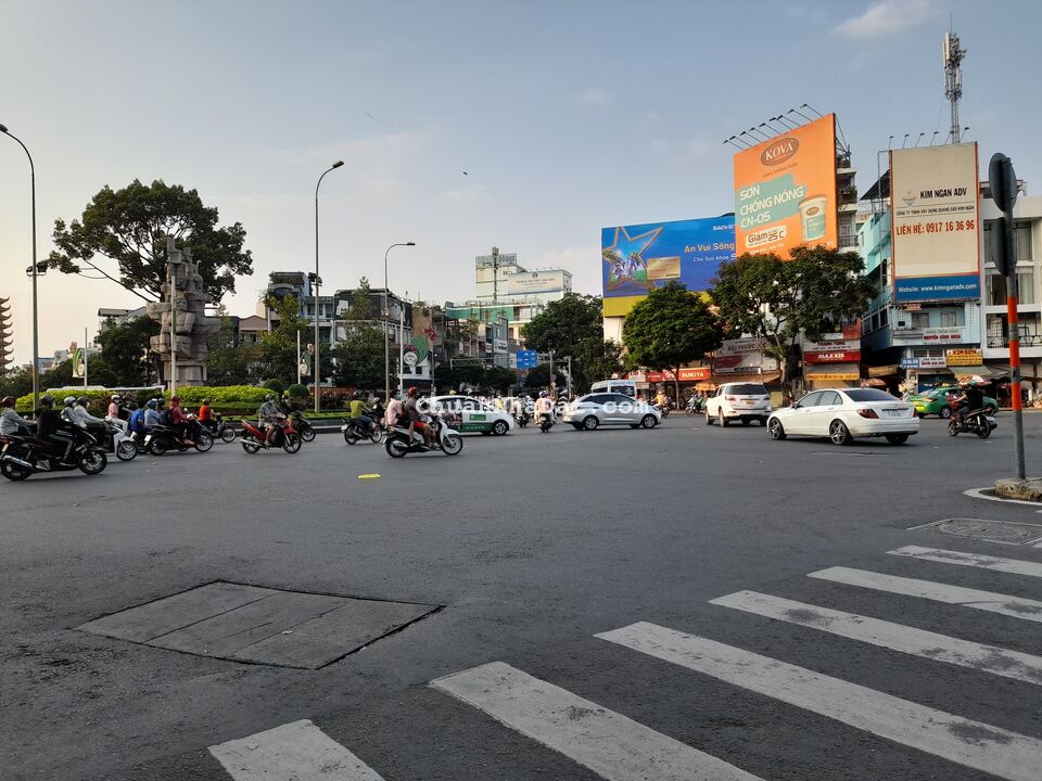 MẶT TIỀN PHỐ 6 TẦNG CHUYÊN KINH DOANH NỘI THẤT, BUÔN BÁN SẦM UẤT, NGÔ GIA TỰ , CHỈ 40 TỶ TL 