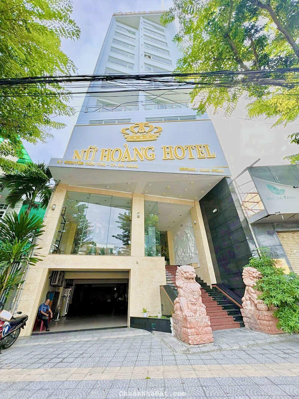 Khách sạn 3 sao cho thuê dài hạn chỉ với giá 1 sao