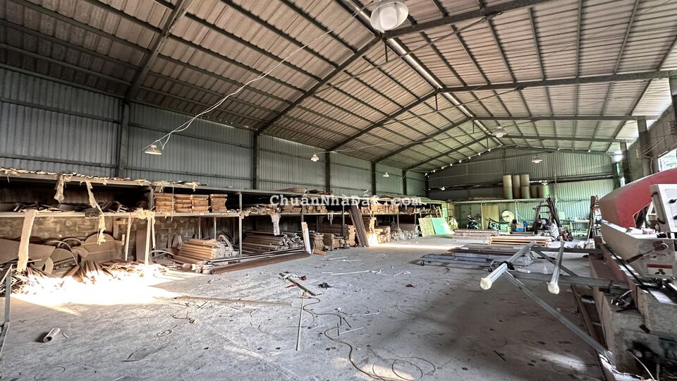 CHO THUÊ KHO HẺM 1/ LÊ THỊ RIÊNG, DT 1000M, VĂN PHÒNG SẴN, GIÁ TL