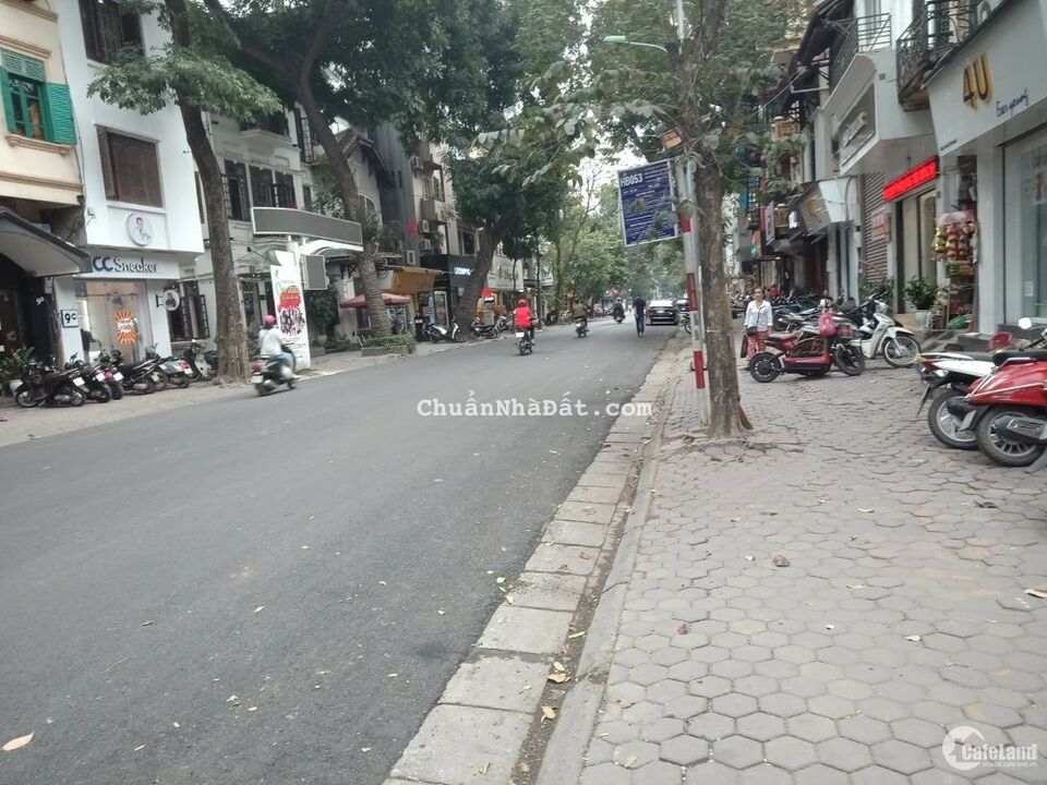 Cho thuê lô góc 3,5 tầng vị trí đắc địa phố Ngô Thì Nhậm