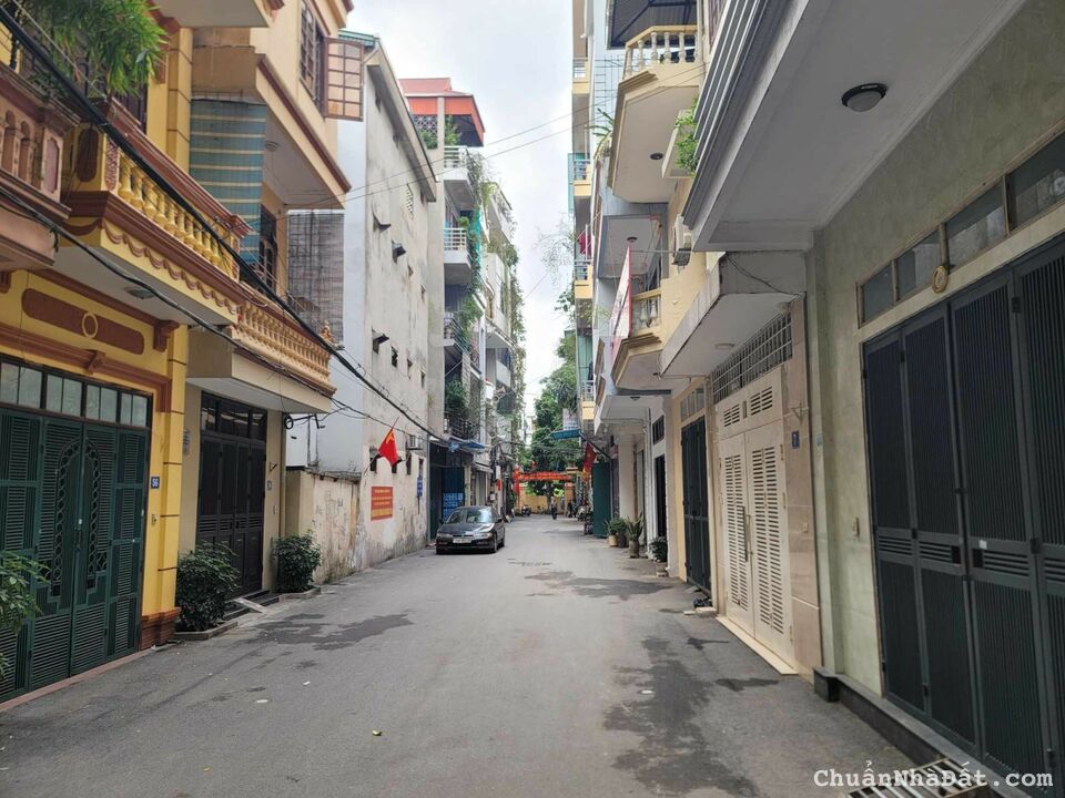 GẤP…Bán nhà Dương Văn Bé, Hai Bà Trưng ô tô tránh, ô chờ thang máy sát phố 107m2, 5T 