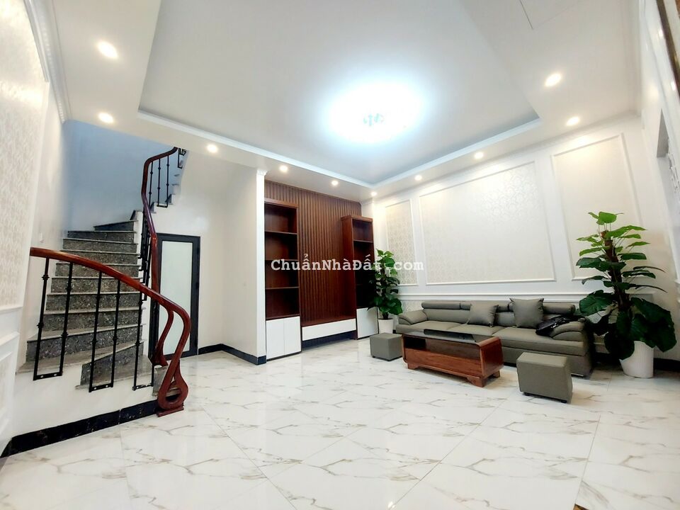 Bán nhà phố Tôn Đức Thắng, Đống Đa, nhà đẹp ở ngay ngõ thông gần phố, 36m, 4T chỉ 4.75 tỷ