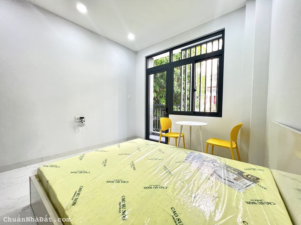 Căn hộ mới khai trương ban công full nội thất ngay Trần Văn Đang Quận 10